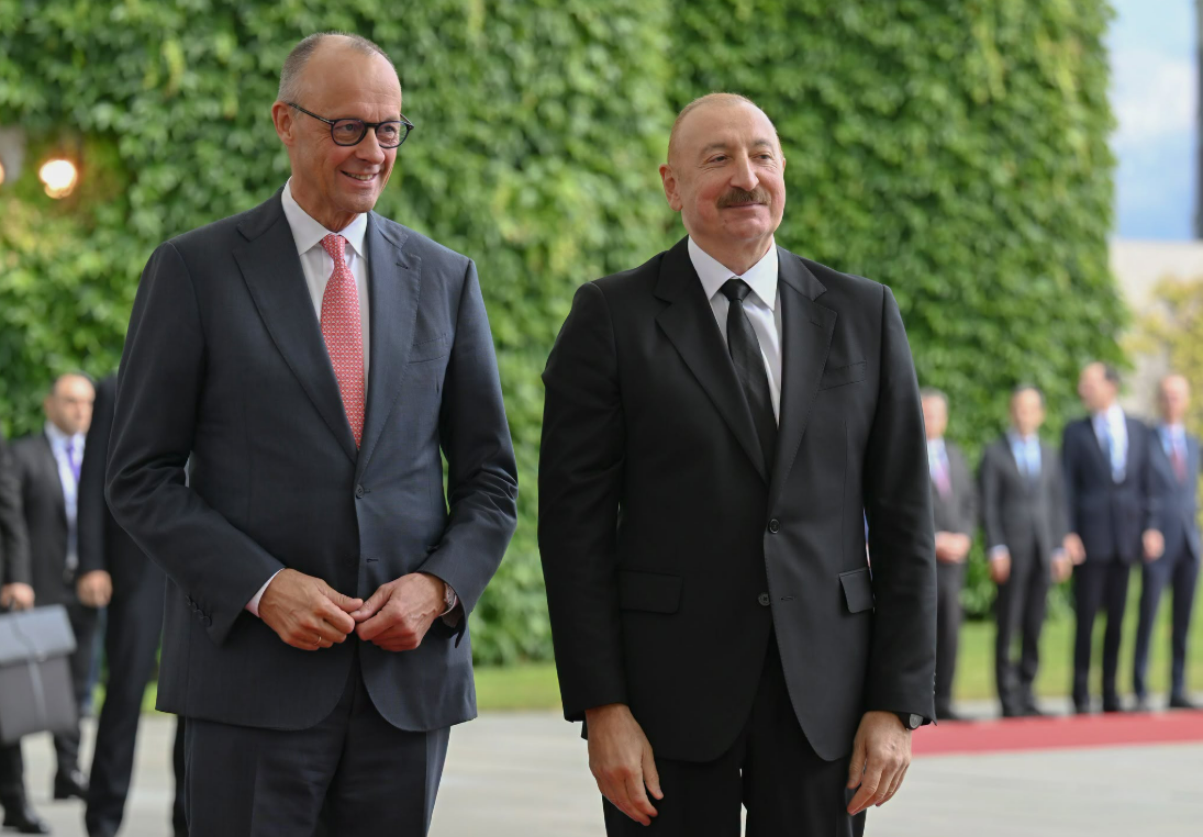 İlham Əliyevlə Fridrix Merts mətbuat konfransı keçirirlər
