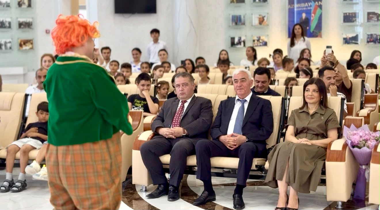 Milli uşaq ədəbiyyatı səhnədə: Kukla Teatrı Pirallahıda çıxış edib