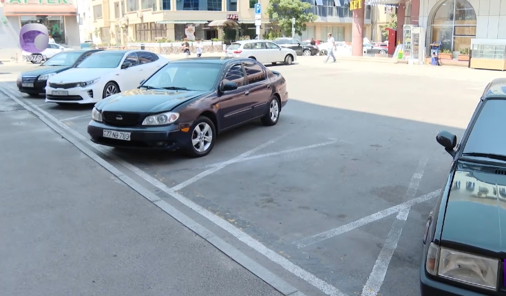 Bakıda parklanma qaydaları ilə bağlı çaşqınlıq – VİDEO